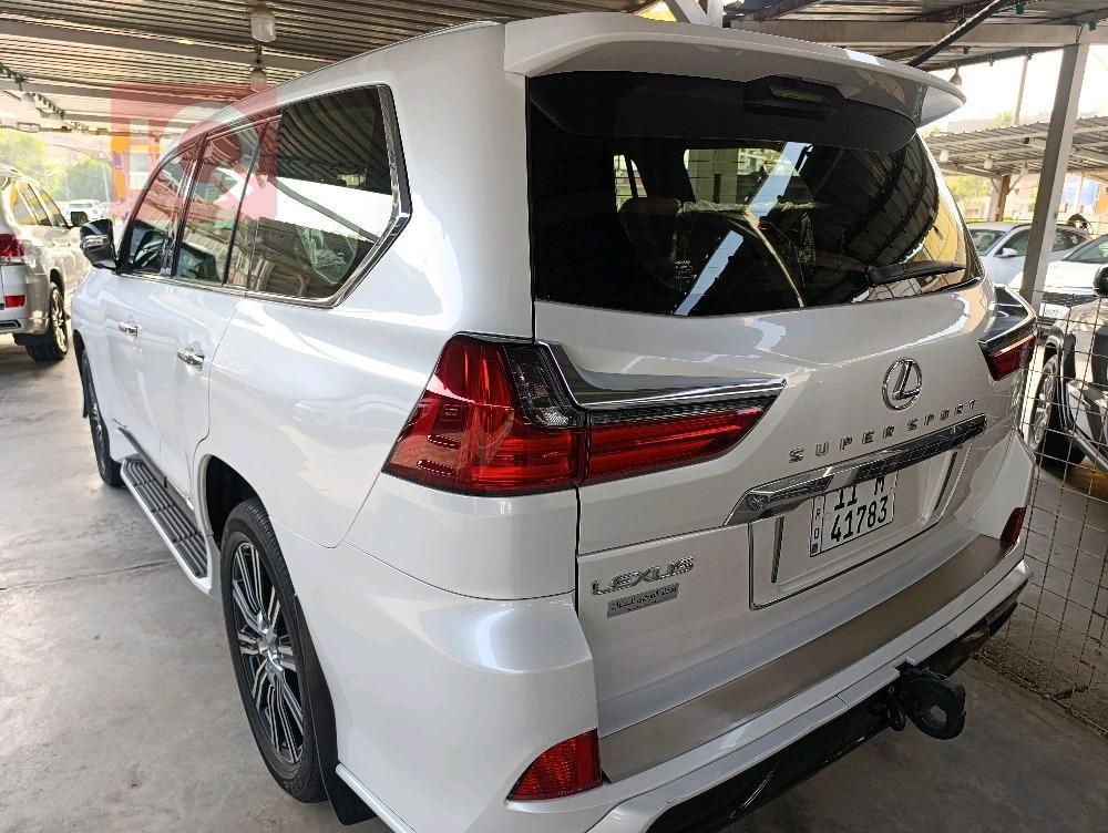 Lexus LX